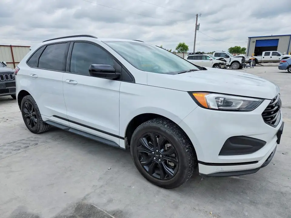 2022 FORD EDGE SE  