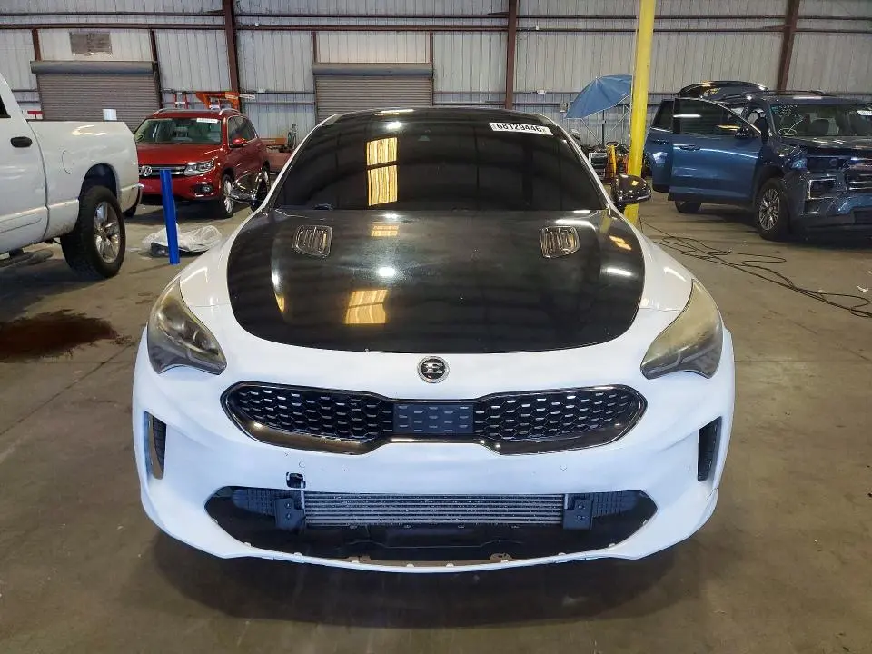 2018 KIA STINGER GT2  