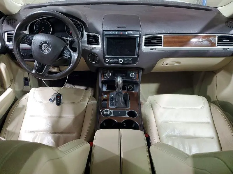 2015 VOLKSWAGEN TOUAREG V6  