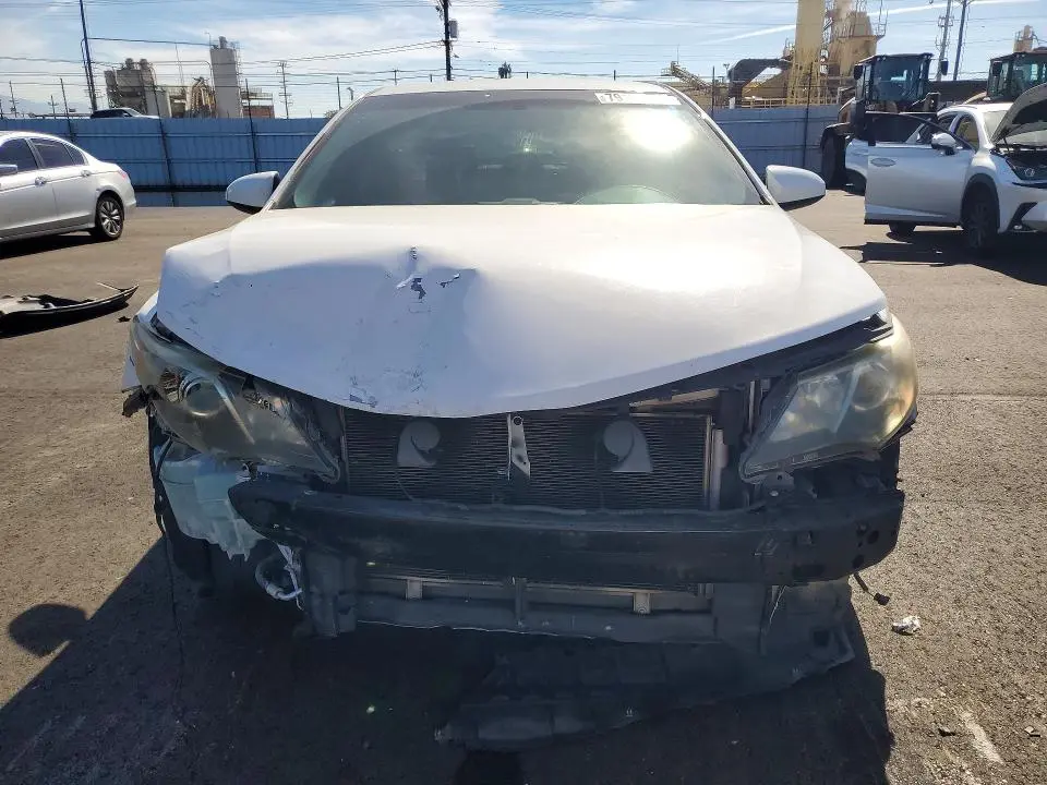 2014 TOYOTA CAMRY SE  