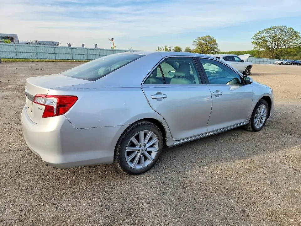 2014 TOYOTA CAMRY XLE V6  