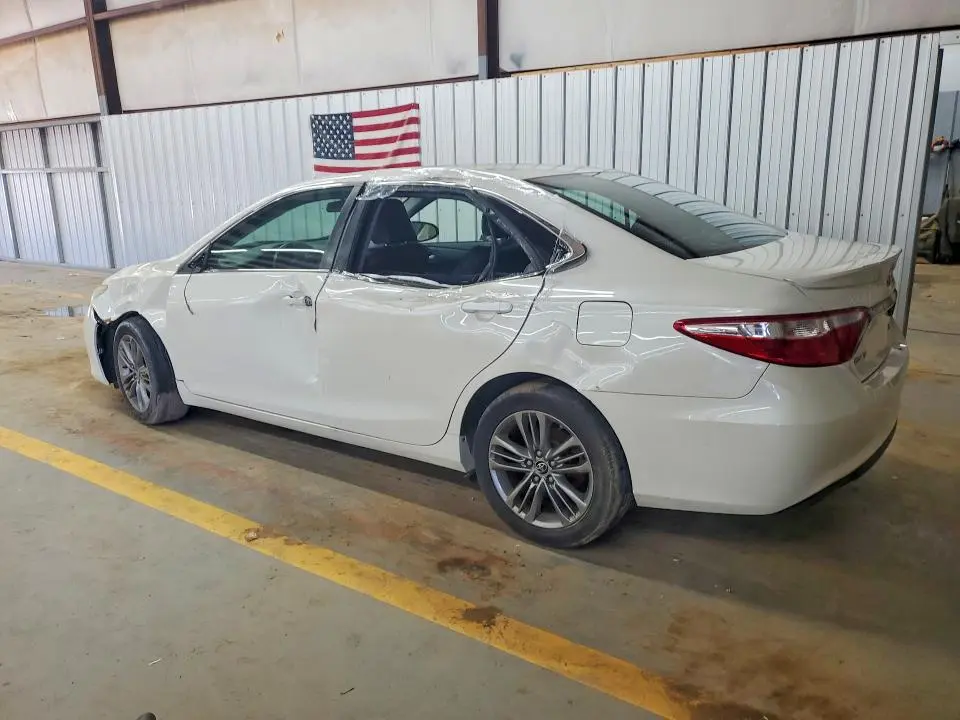 2015 TOYOTA CAMRY SE  