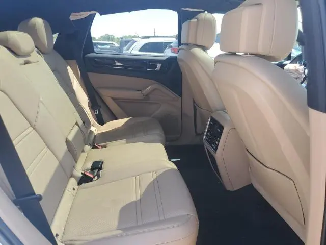 2019 PORSCHE CAYENNE   