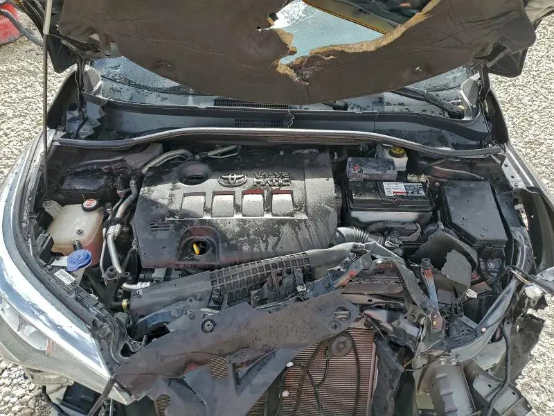 2020 TOYOTA C-HR XLE  