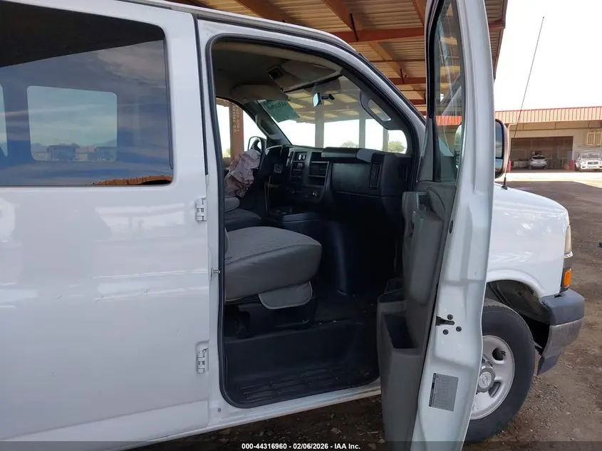 2017 CHEVROLET EXPRESS 3500 LT