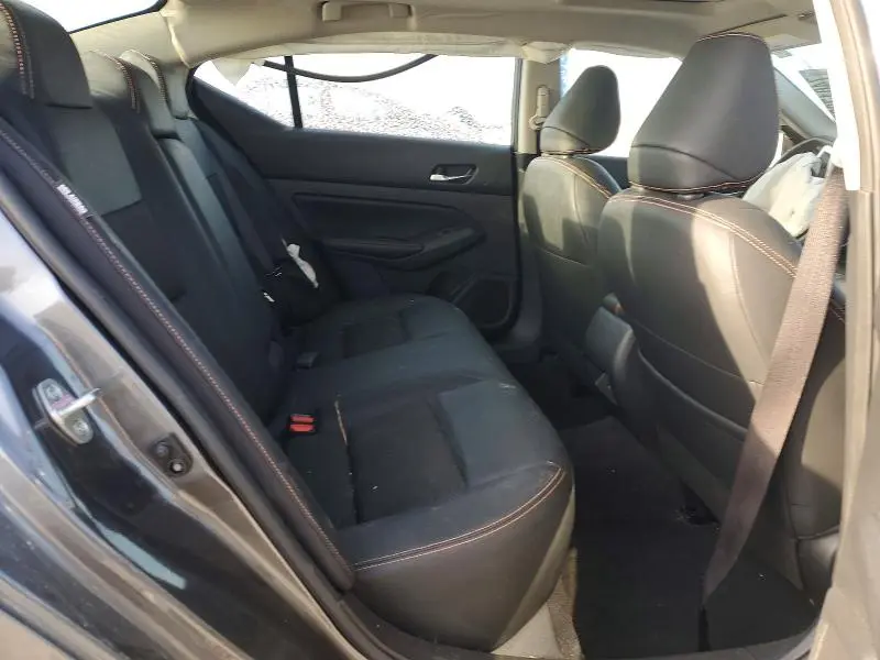 2022 NISSAN ALTIMA SR  