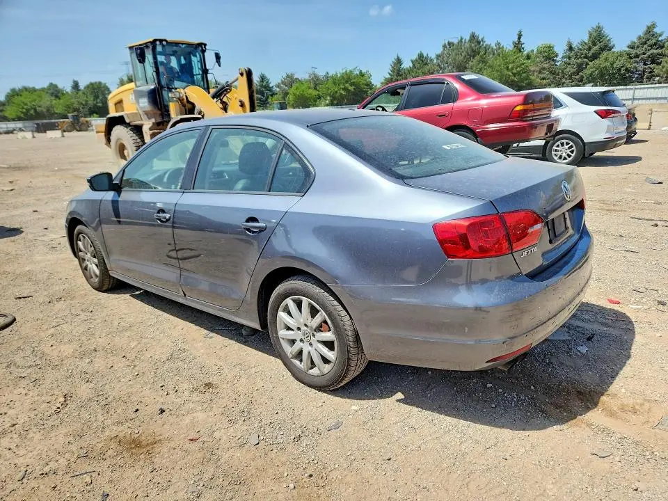 2011 VOLKSWAGEN JETTA SE  