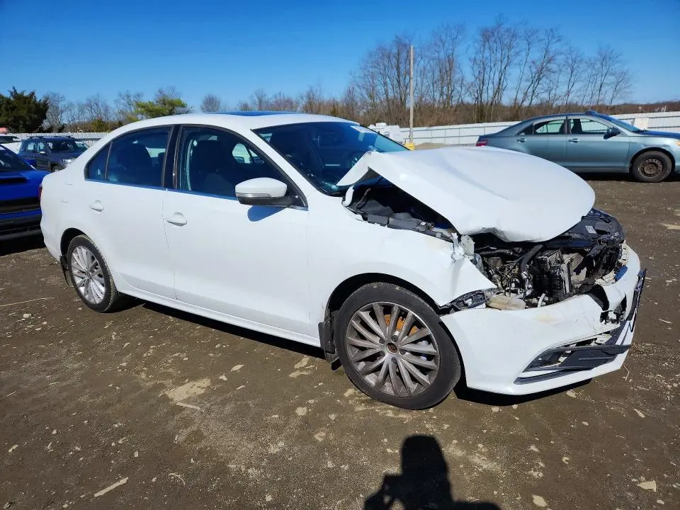 2015 VOLKSWAGEN JETTA SE  