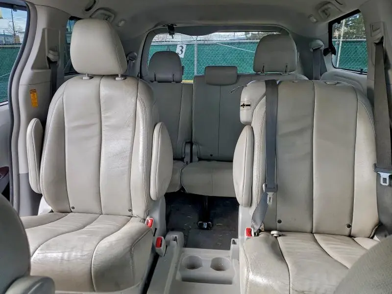 2014 TOYOTA SIENNA XLE  
