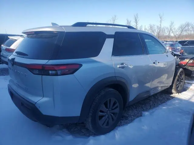 2022 NISSAN PATHFINDER SV  