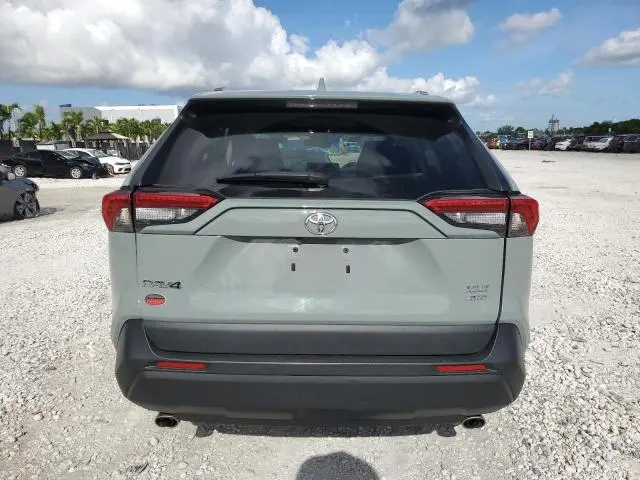 2022 TOYOTA RAV4 XLE  