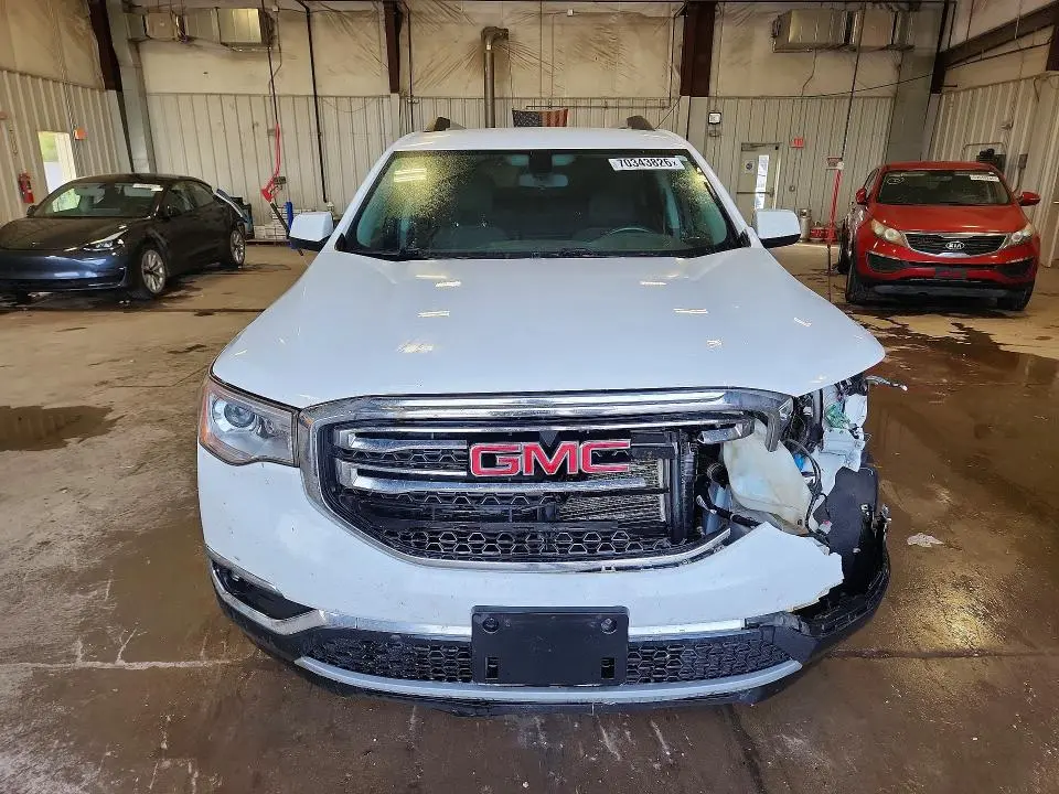 2017 GMC ACADIA SLE  