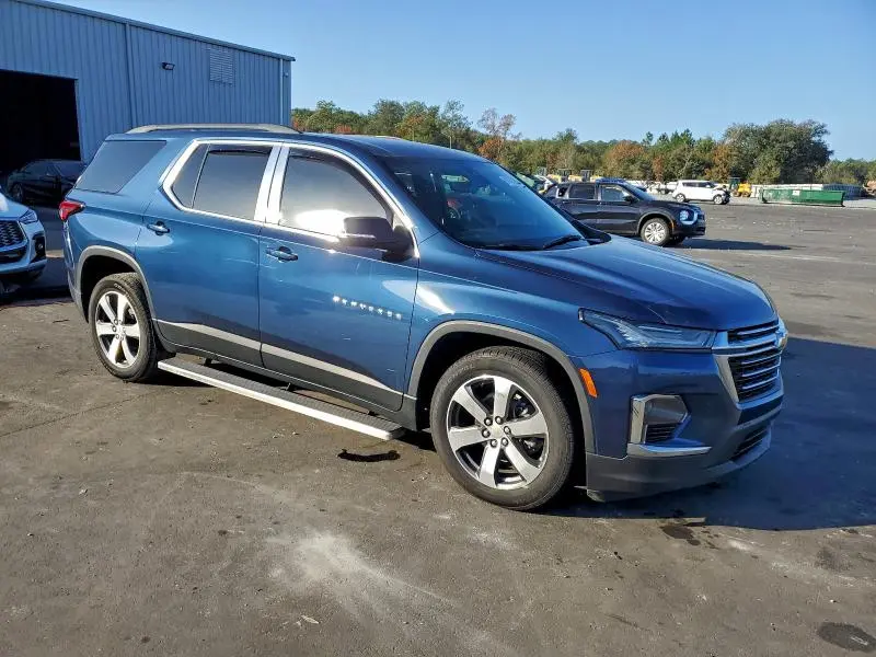 2023 CHEVROLET TRAVERSE LT  
