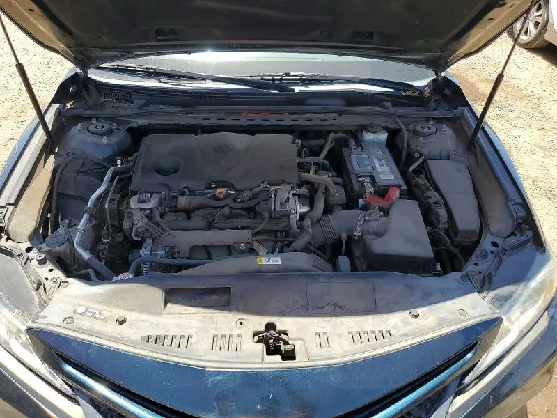 2019 TOYOTA CAMRY SE  