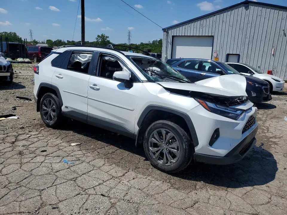 2024 TOYOTA RAV4 XLE PREMIUM  