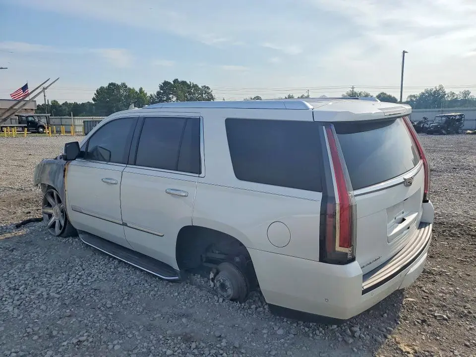 2017 CADILLAC ESCALADE LUXURY  