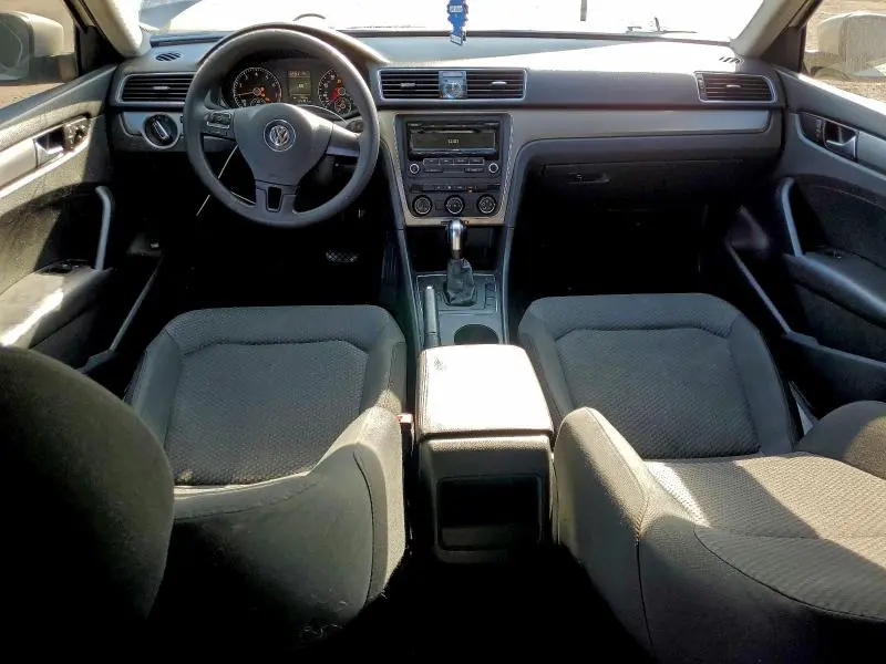 2015 VOLKSWAGEN PASSAT S  