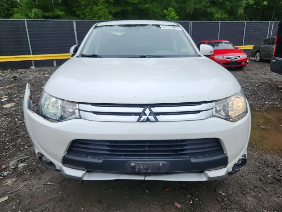 2015 MITSUBISHI OUTLANDER SE  