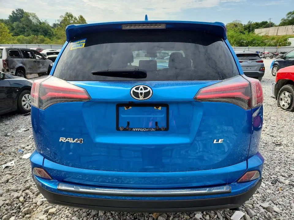 2018 TOYOTA RAV4 LE  