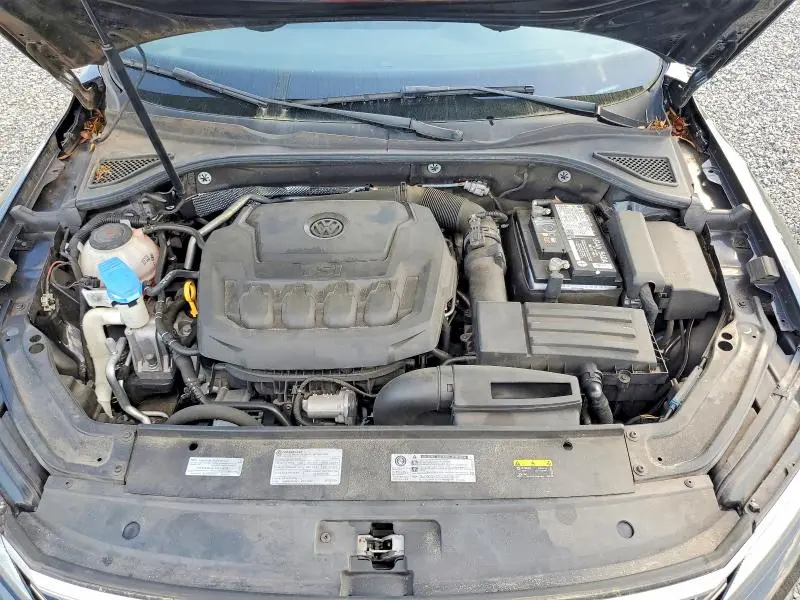 2018 VOLKSWAGEN PASSAT SE  