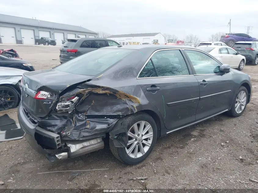 2013 TOYOTA CAMRY XLE V6