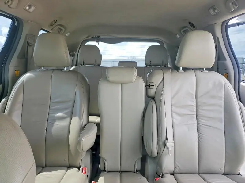 2011 TOYOTA SIENNA XLE 8-PASSENGER  