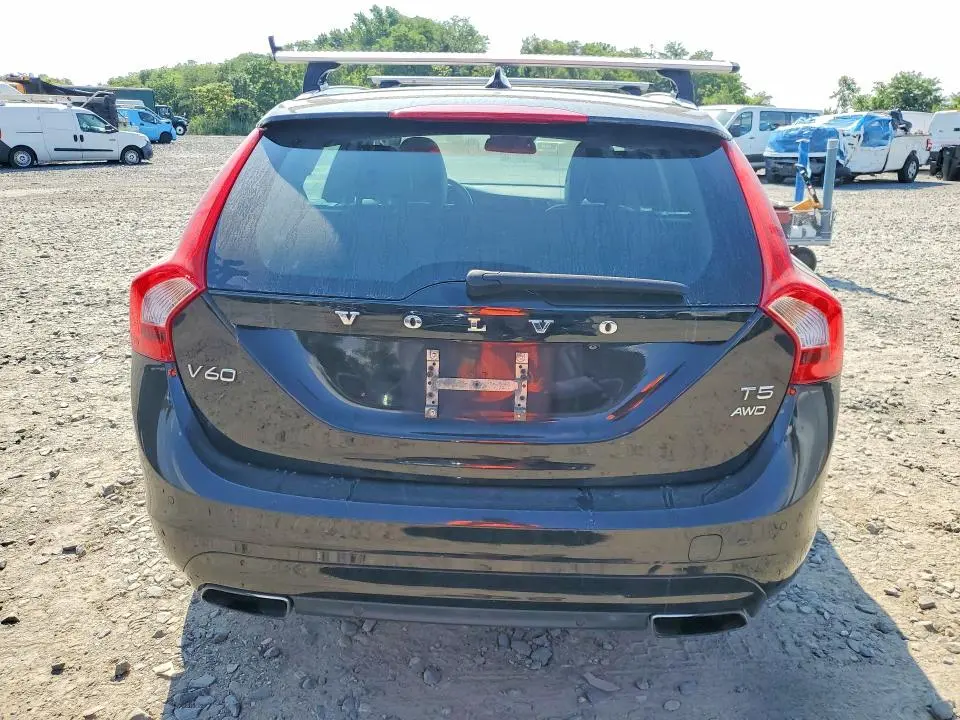 2015 VOLVO V60 PREMIER+  