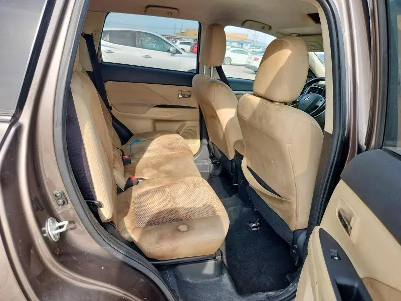 2016 MITSUBISHI OUTLANDER SE