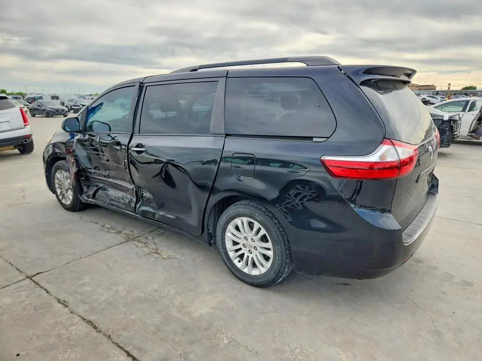 2015 TOYOTA SIENNA XLE 8-PASSENGER  