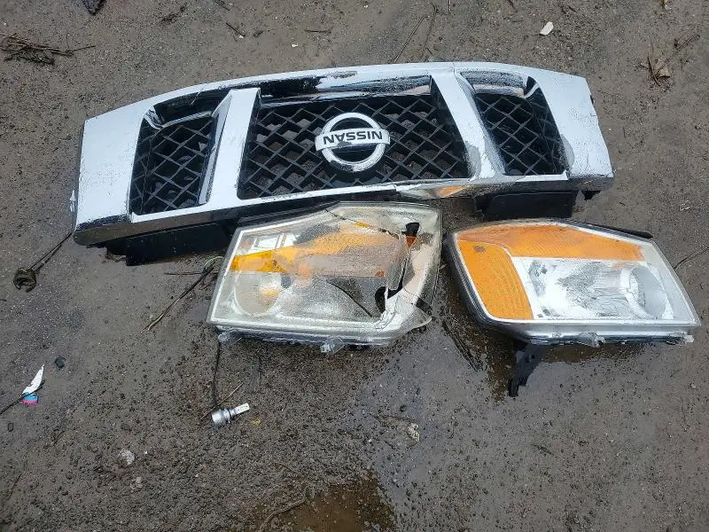 2013 NISSAN TITAN S  