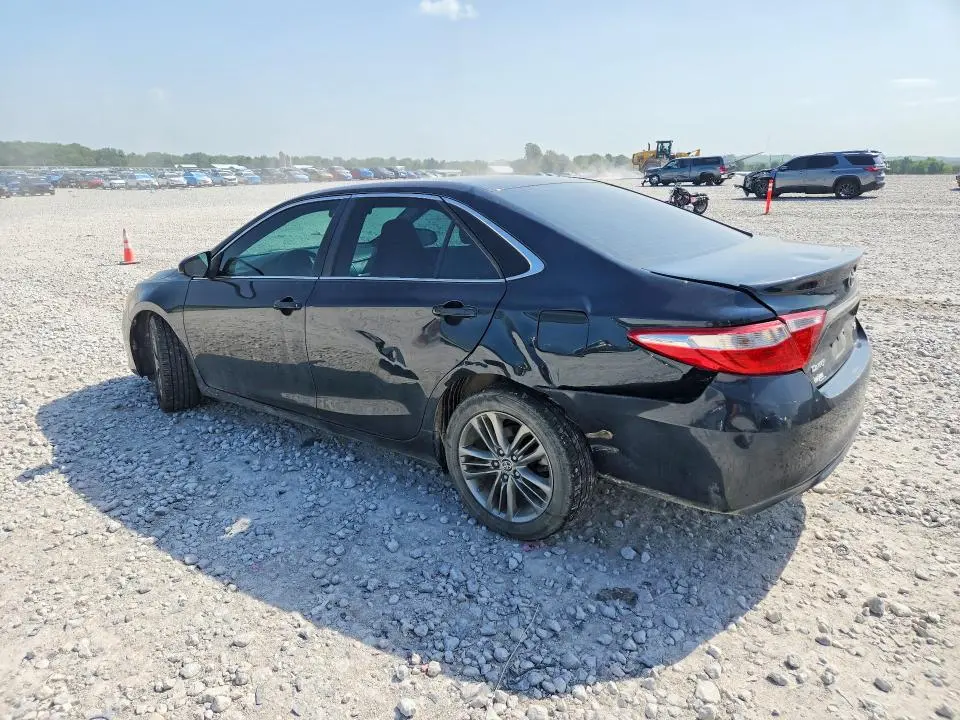 2015 TOYOTA CAMRY SE  