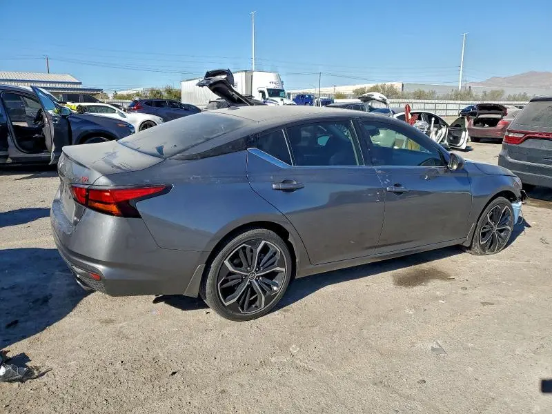 2024 NISSAN ALTIMA SR  