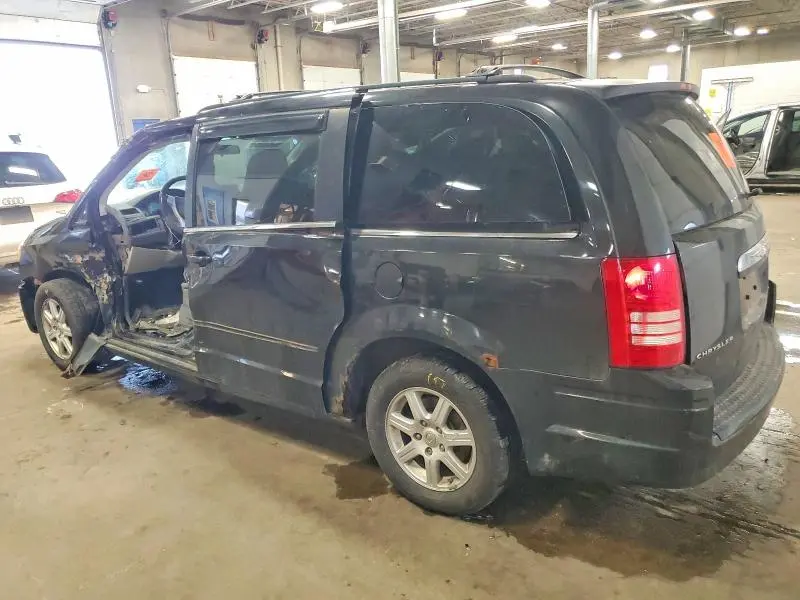 2010 CHRYSLER TOWN & COUNTRY TOURING  