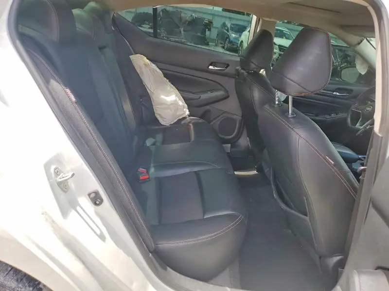 2022 NISSAN ALTIMA SR  