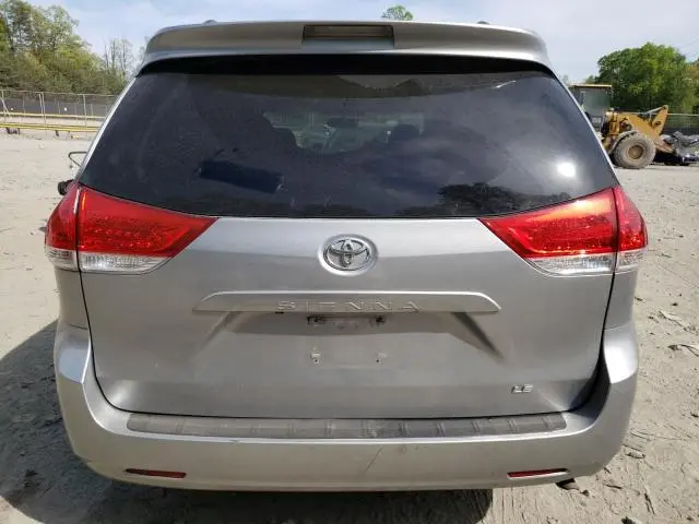 2013 TOYOTA SIENNA LE  