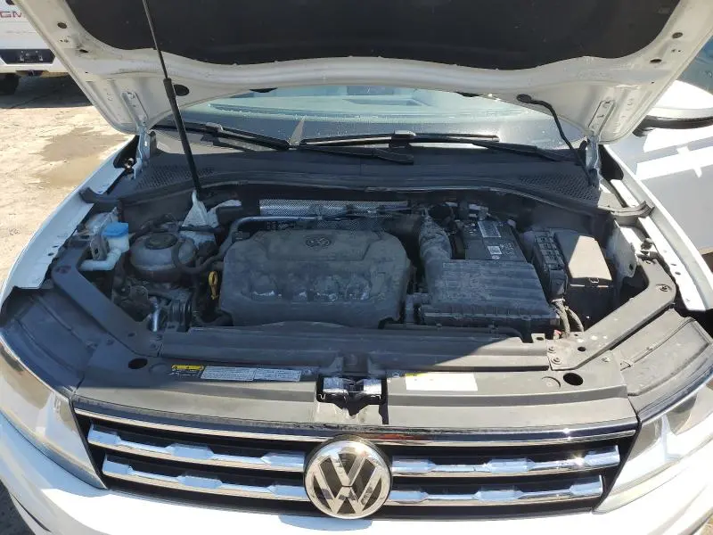 2021 VOLKSWAGEN TIGUAN SE  