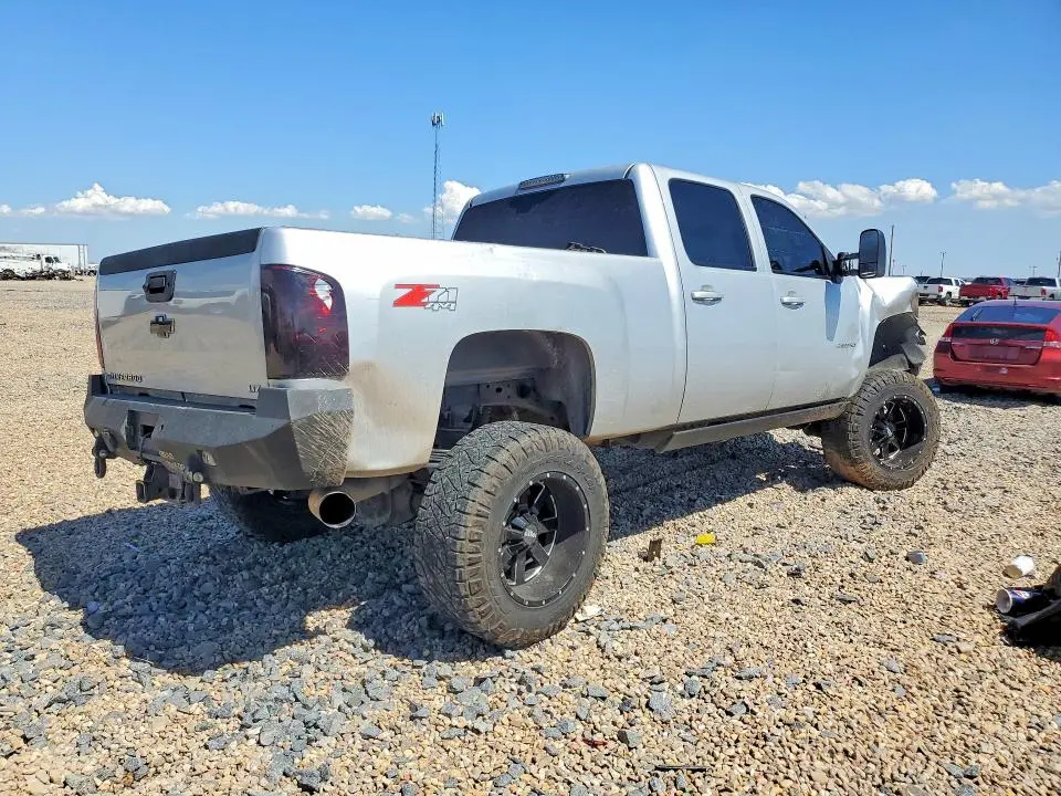 2011 CHEVROLET SILVERADO K2500 HEAVY DUTY LTZ  