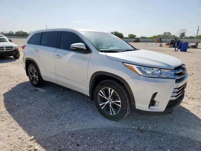 2018 TOYOTA HIGHLANDER LE  
