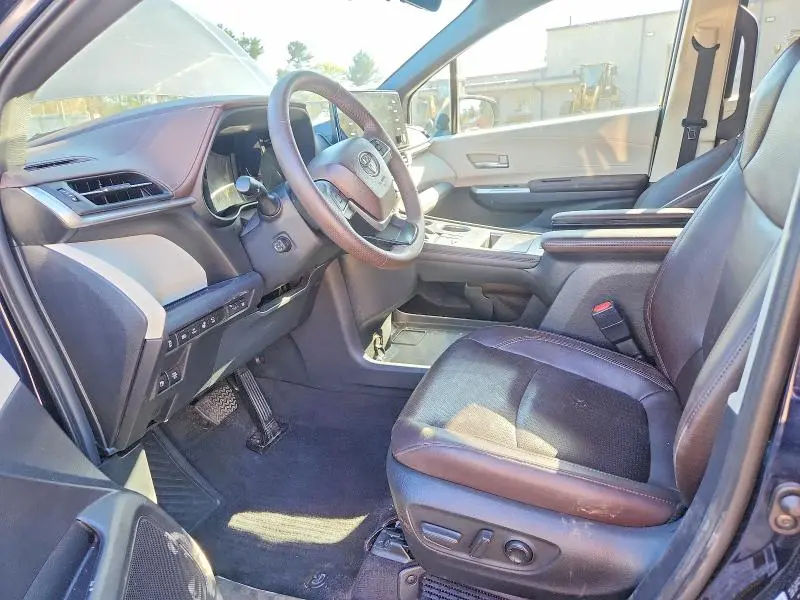 2024 TOYOTA SIENNA PLATINUM 7-PASSENGER  