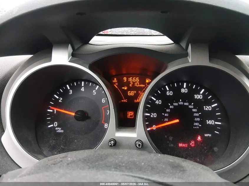 2015 NISSAN JUKE SV