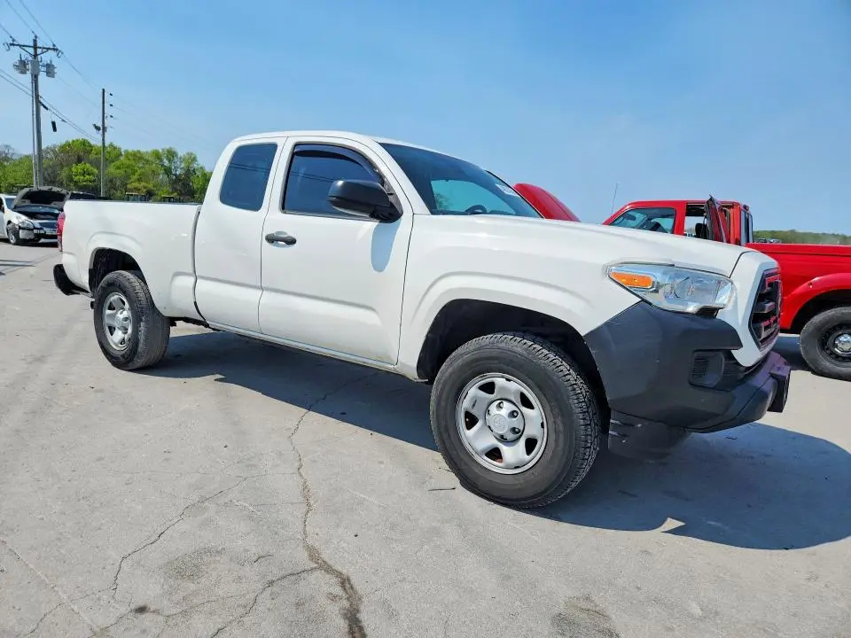 2018 TOYOTA TACOMA SR  