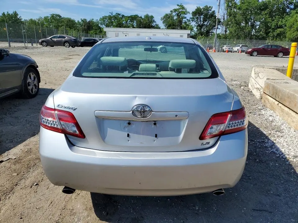 2010 TOYOTA CAMRY LE V6  