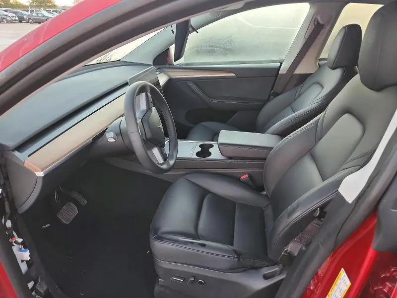 2025 TESLA MODEL Y   