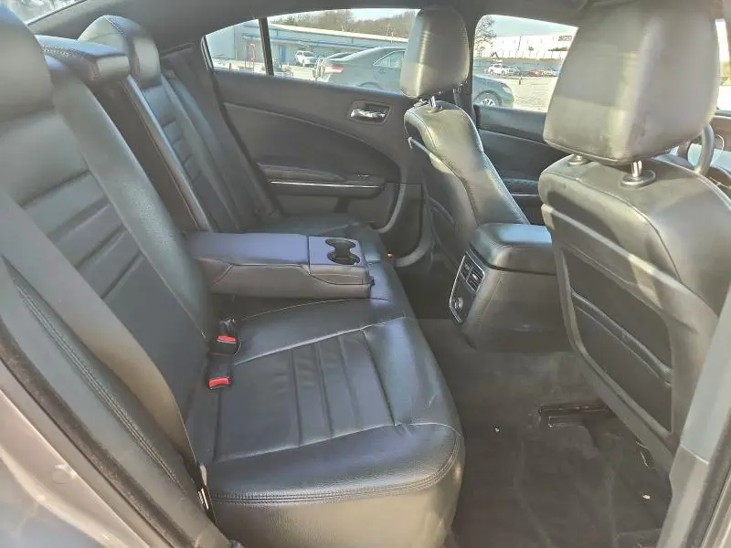 2013 DODGE CHARGER SE  