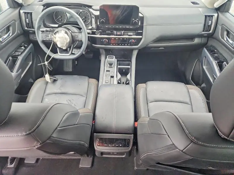 2024 NISSAN PATHFINDER SL  