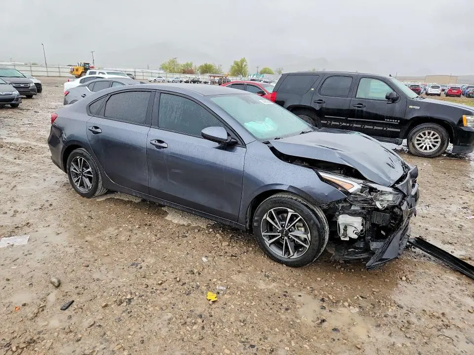 2022 KIA FORTE LXS  