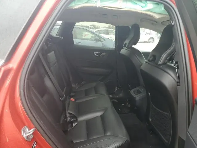 2019 VOLVO XC60 T5 MOMENTUM  