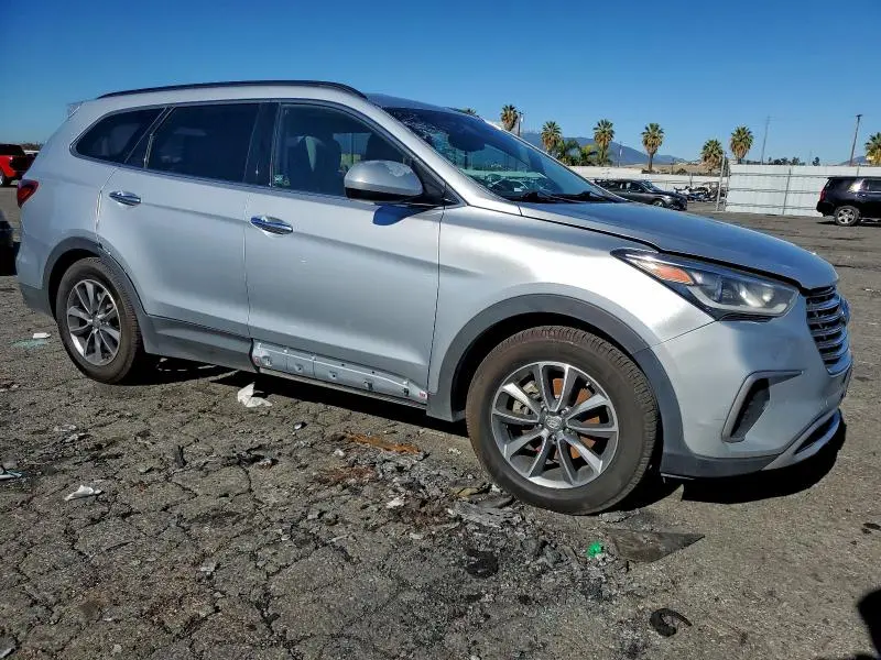 2018 HYUNDAI SANTA FE SE  