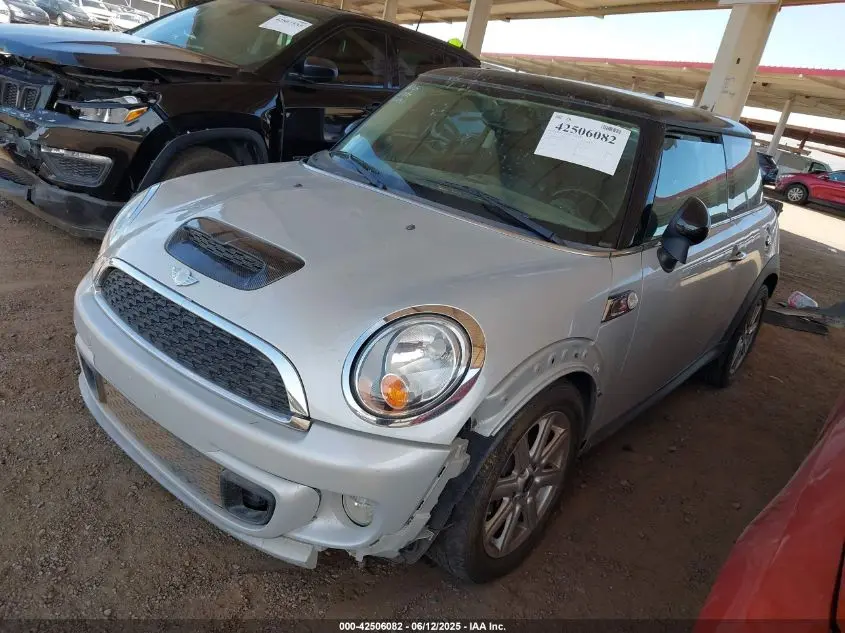 2011 MINI COOPER S  