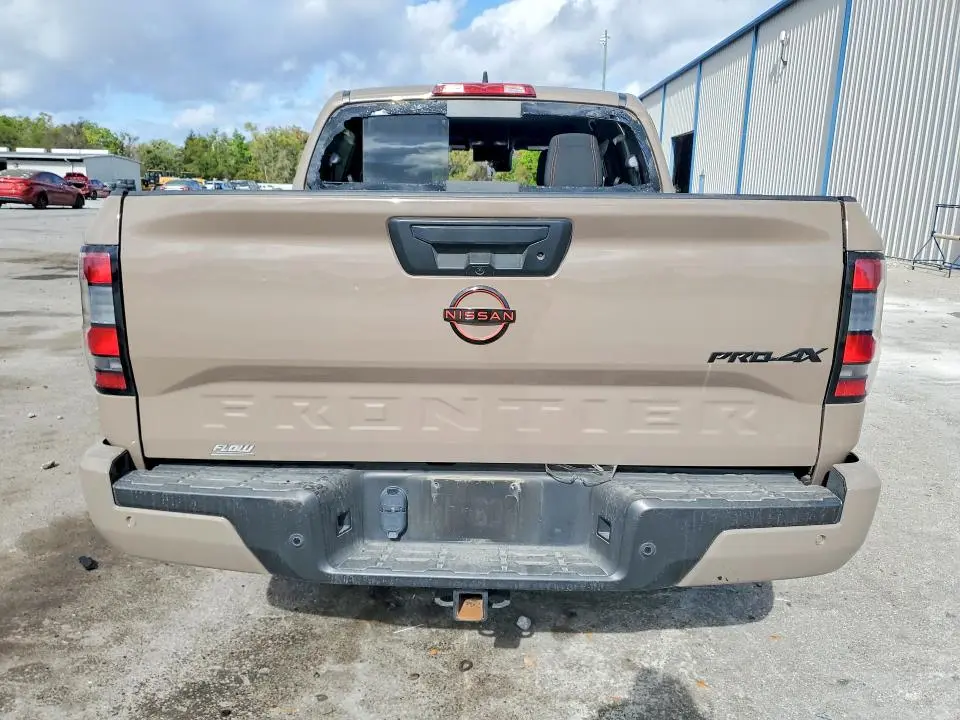 2024 NISSAN FRONTIER PRO-4X  